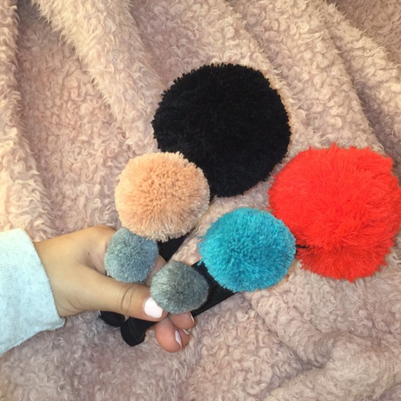 Two Pom Pom Amour bows headbands💖 - Picture 1 of 4